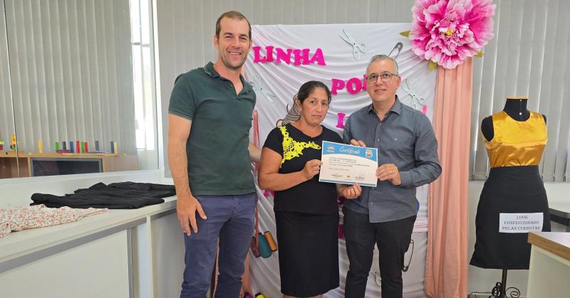 Prefeitura realiza formatura do Curso de Corte e Costura